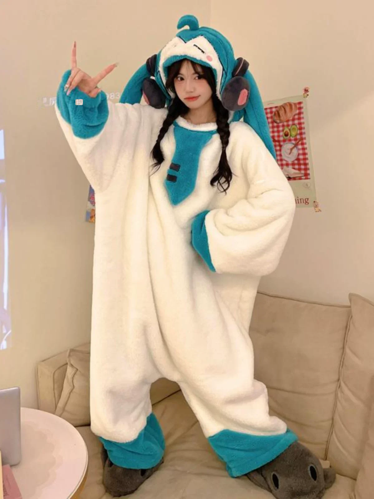 Fanmade Hatsune Miku Coral Fleece Robe – Cute Thickened Warm Pajama for Students - Image 5
