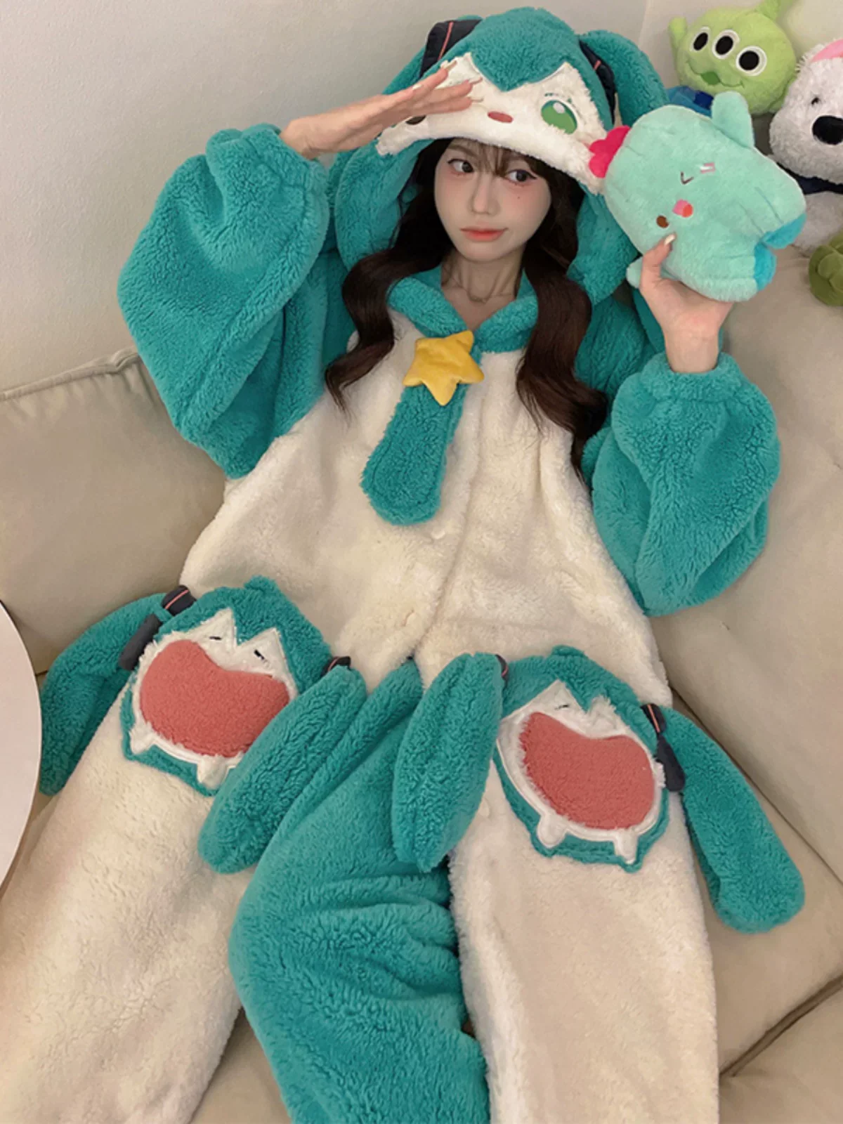 Fanmade Hatsune Miku Coral Fleece Thick Bathrobe – Cozy Winter Loungewear - Image 4