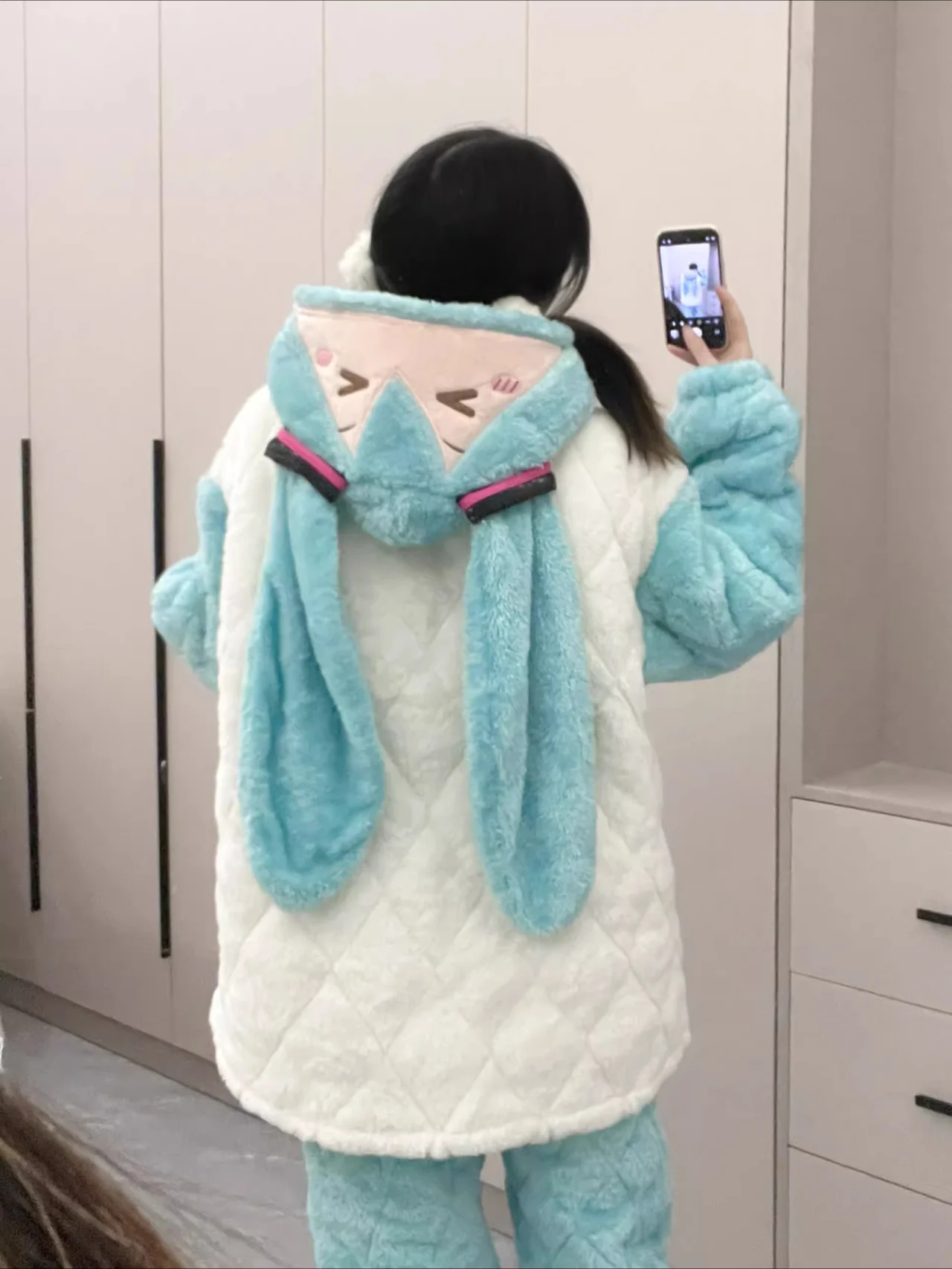 Fanmade Creations Hatsune Miku Triple-Layer Coral Fleece Pajama Set – Thick Winter Loungewear - Image 3