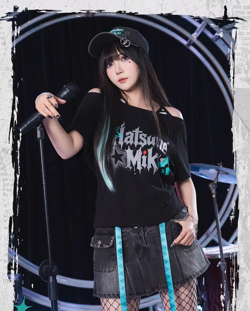 Official Hatsune Miku Rock Future Vintage Off-Shoulder Cropped T-Shirt for Women, Loose-Fit Top - Image 6