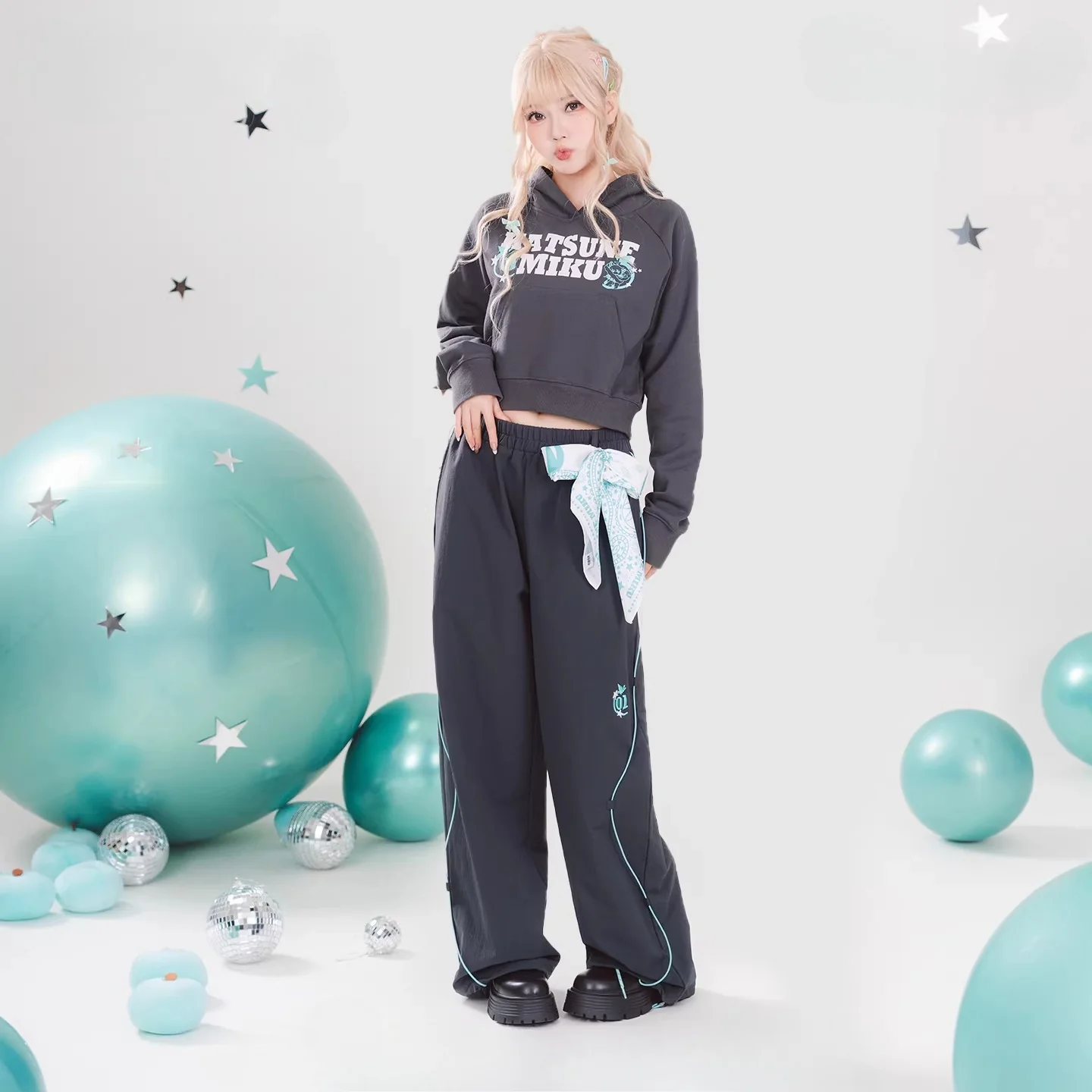 Official Hatsune Miku Y2K Ice Candy Hoodie – Oversized Pullover Streetwear - Image 3
