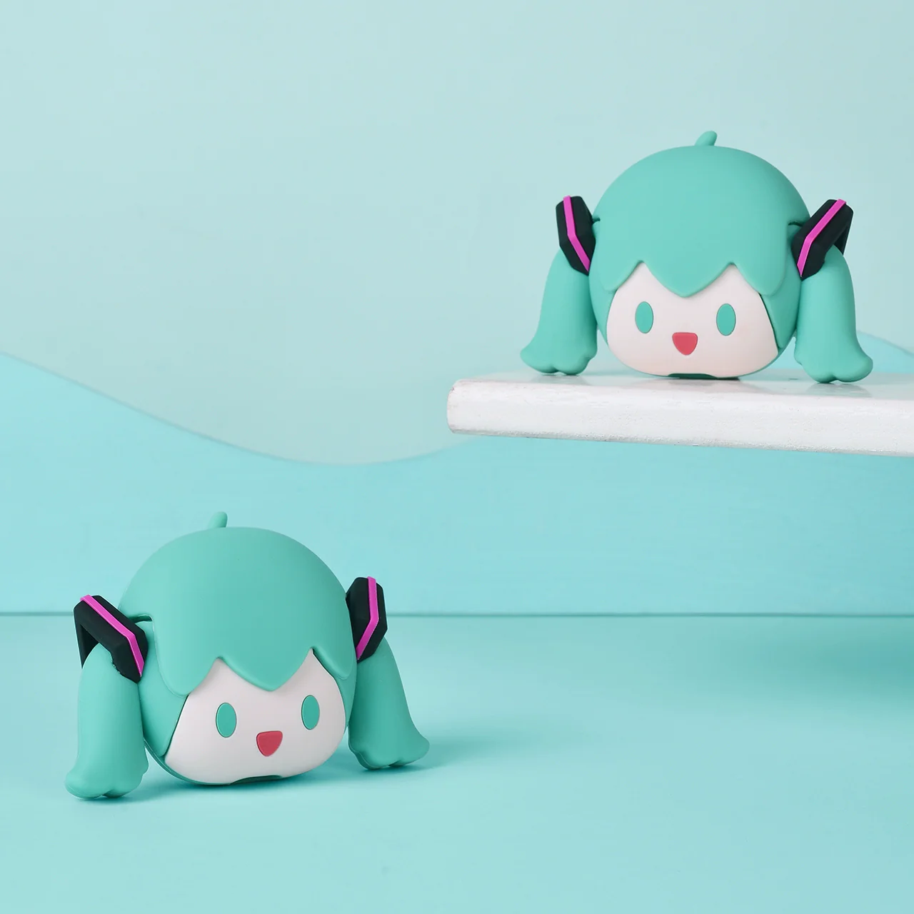 Officially Licensed Hatsune Miku Bluetooth Wireless Earphones - Image 5
