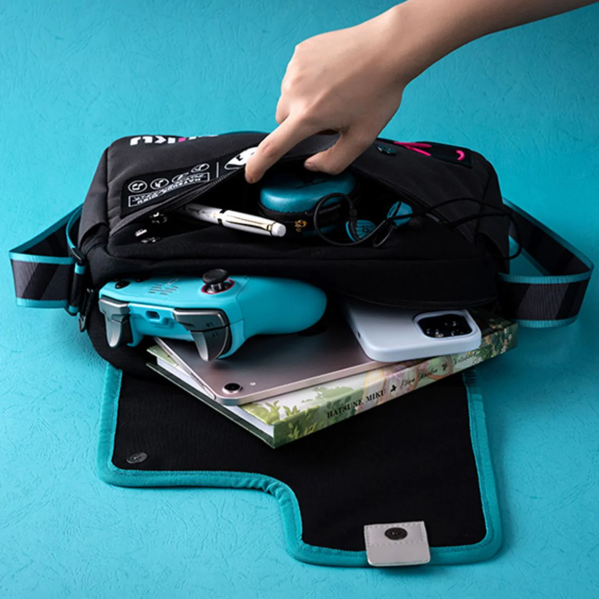 Officially Licensed Hatsune Miku Functional Syllable Shoulder Bag - Image 3