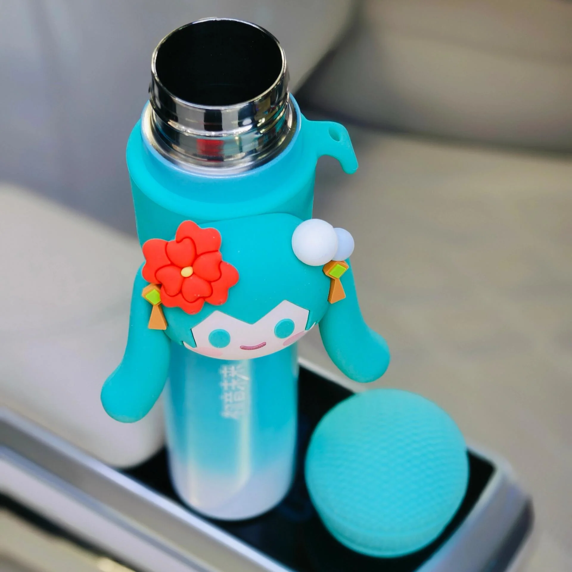Officially Licensed Hatsune Miku Microphone Thermos Cup - Image 3