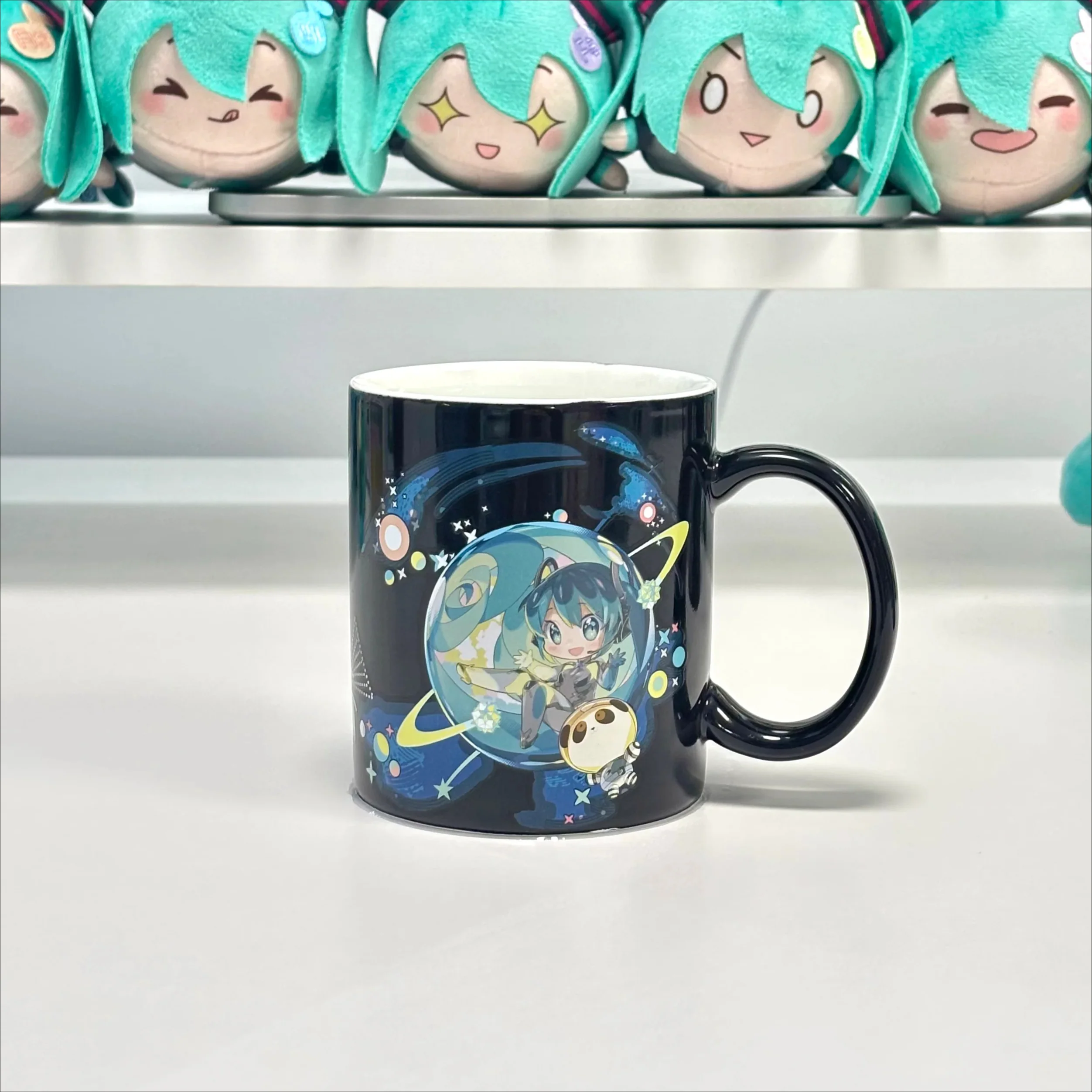 Officially Licensed Hatsune Miku Planet Color-Changing Mug - Image 4