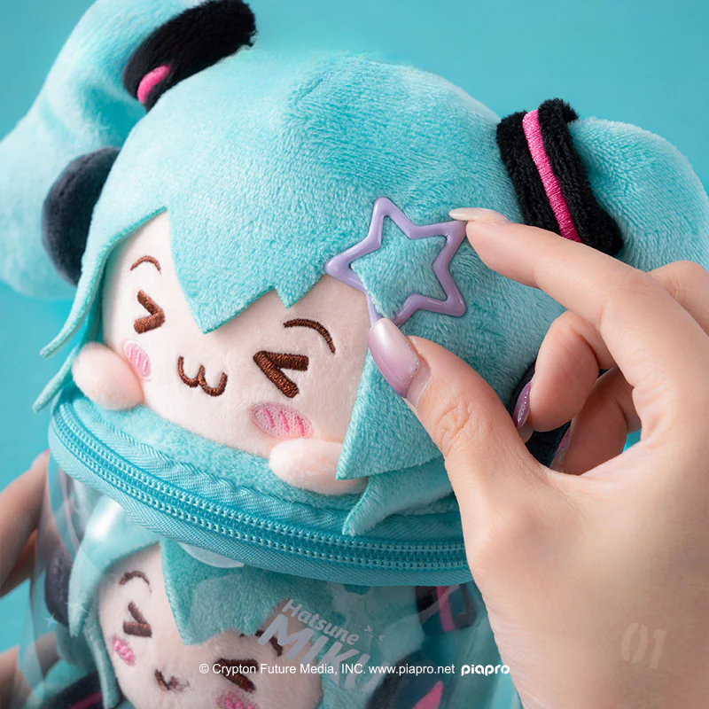 Officially Licensed Hatsune Miku Squinted Eyes Series Bucket Itabag - Image 2