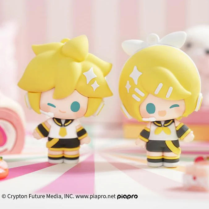 Officially Licensed Hatsune Miku VOCALOID Finger Puppet Plush Charm - Image 4